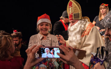 Zaproszenie na Spotkanie ze Świętym Mikołajem oraz spektakl „Ja, Bałwan” w Teatrze Groteska